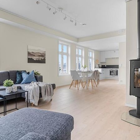 New! Huge Modern Apartment! Fit For Two Families! 베르겐 외부 사진