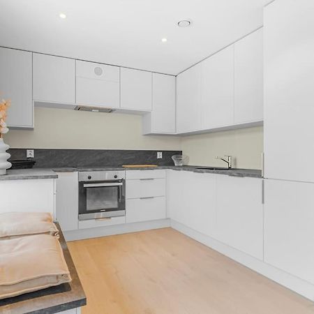 New! Huge Modern Apartment! Fit For Two Families! 베르겐 외부 사진