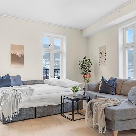 New! Huge Modern Apartment! Fit For Two Families! 베르겐 외부 사진