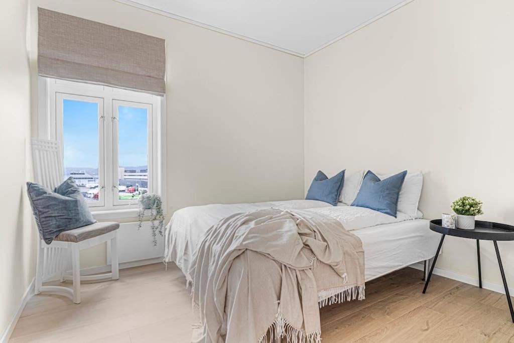 New! Huge Modern Apartment! Fit For Two Families! 베르겐 외부 사진