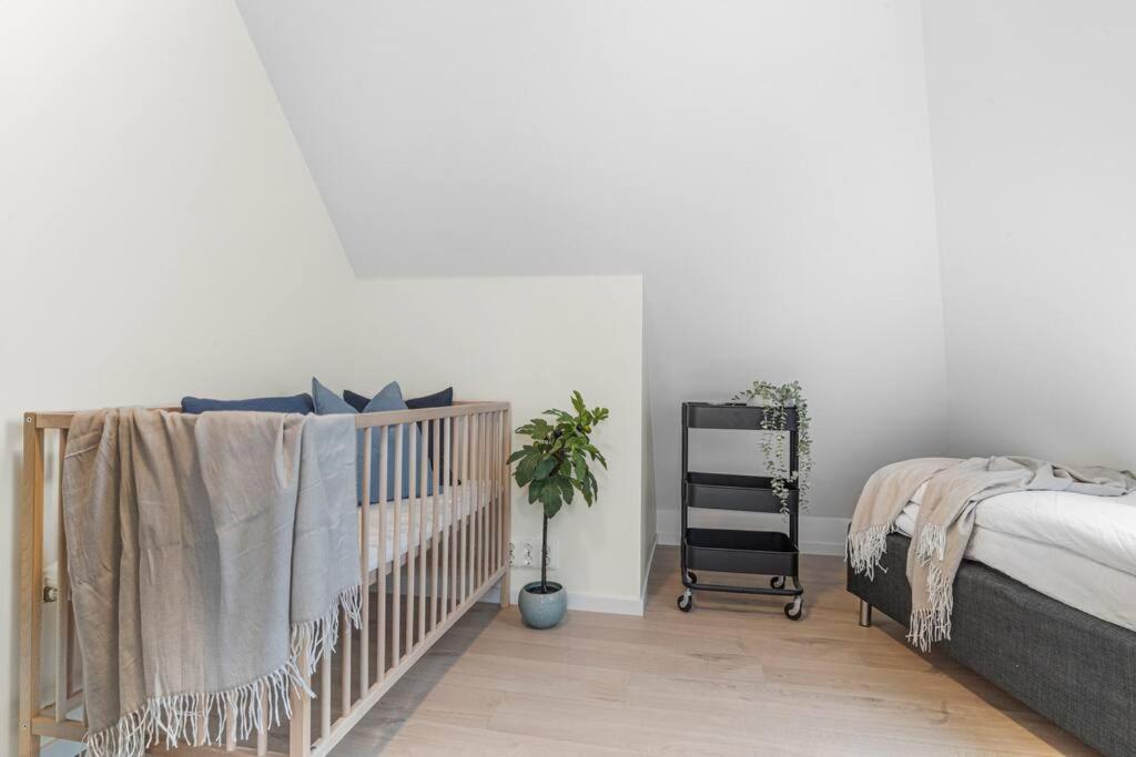 New! Huge Modern Apartment! Fit For Two Families! 베르겐 외부 사진