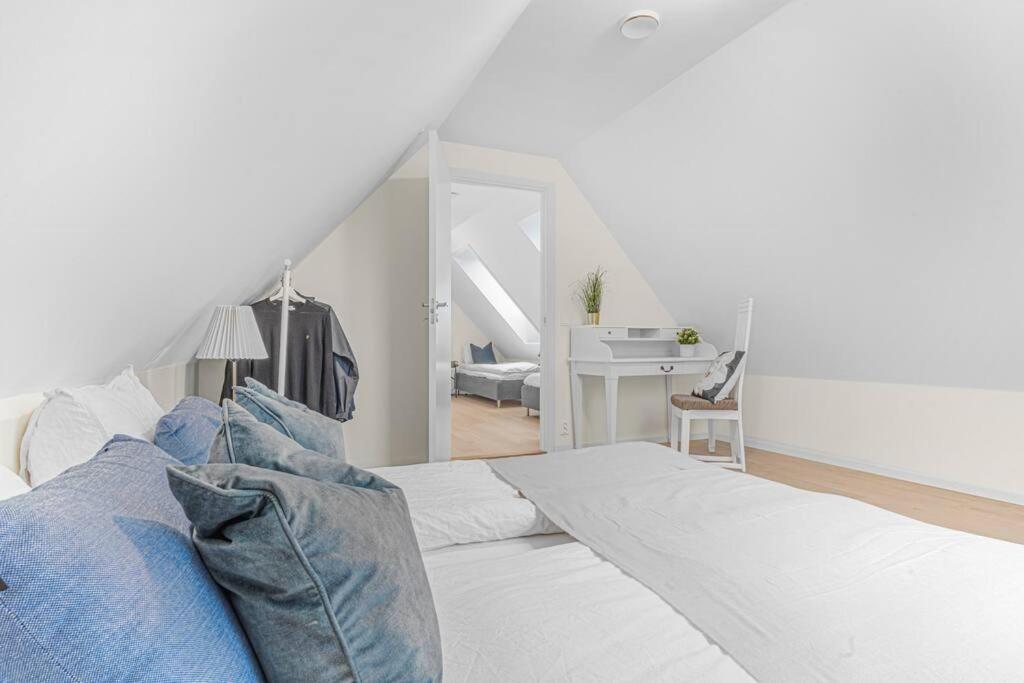 New! Huge Modern Apartment! Fit For Two Families! 베르겐 외부 사진